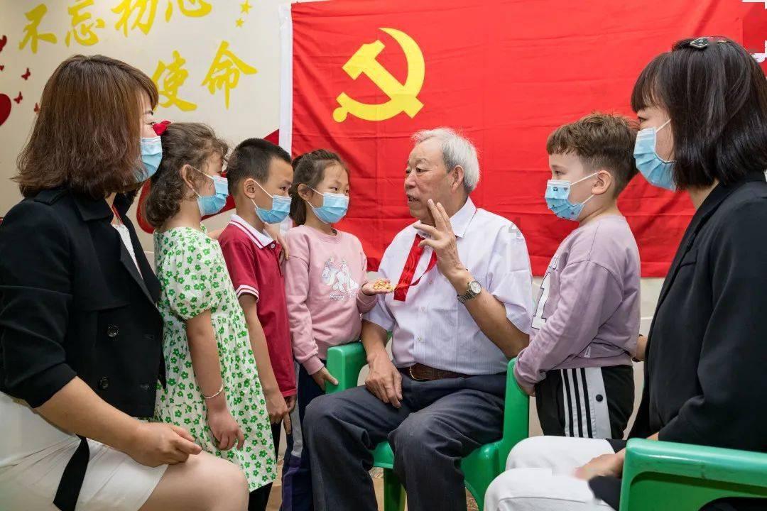 河南新乡宝妈带俩娃一路骑行去北京：与其报培训班，不如锻炼毅力