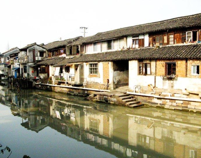 “舞统台湾”？台湾一夜市办“科目三”舞蹈比赛掀起讨论