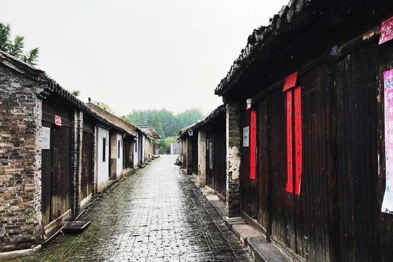男篮后卫一哥正式开启直播捞金,现场跳舞引争议,退役进入倒计时
