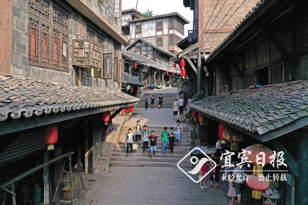 逃离部落洞穴